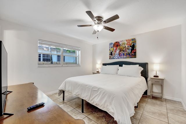 813 SW Middle Street Court, Fort Lauderdale, FL 33312