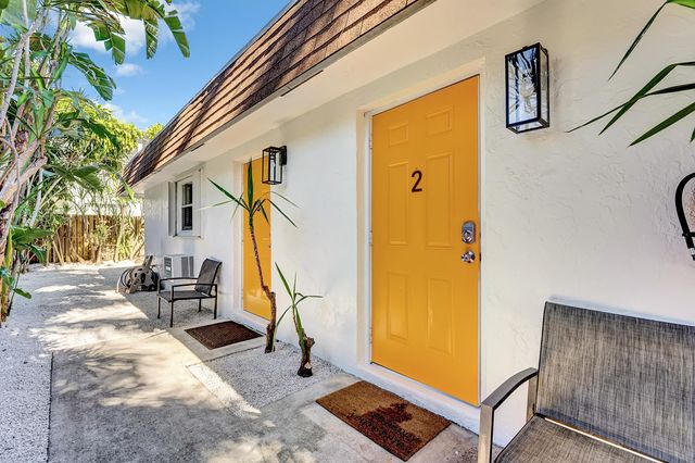 813 SW Middle Street Court, Fort Lauderdale, FL 33312