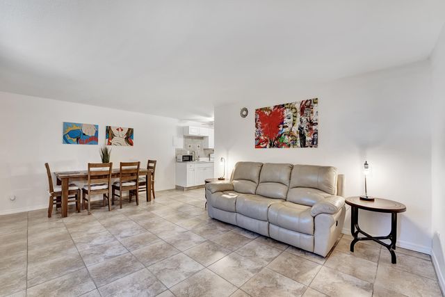 813 SW Middle Street Court, Fort Lauderdale, FL 33312