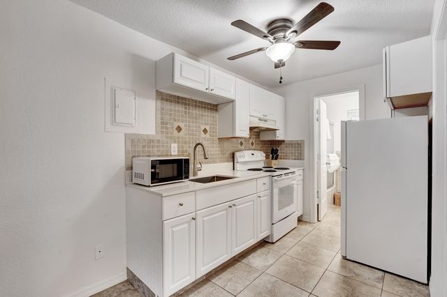 813 SW Middle Street Court, Fort Lauderdale, FL 33312