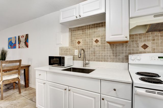 813 SW Middle Street Court, Fort Lauderdale, FL 33312