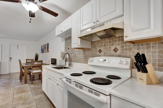 813 SW Middle Street Court, Fort Lauderdale, FL 33312