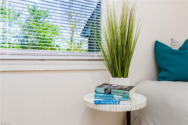 1923 Rawood DR, Hampton, VA 23663