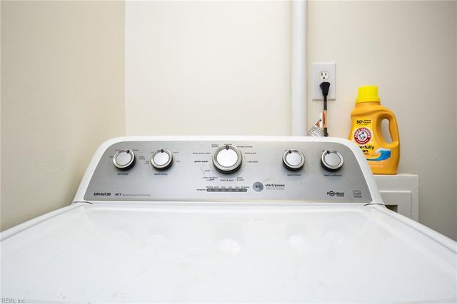 1923 Rawood DR, Hampton, VA 23663