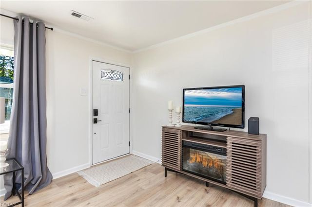 1923 Rawood DR, Hampton, VA 23663