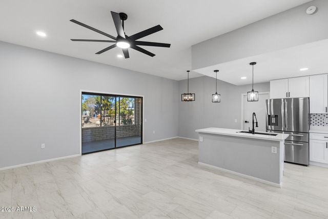 16817 N MEADOW PARK Drive, Sun City, AZ 85351