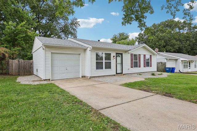 18 Lone Elk Lane, St Peters, MO 63376