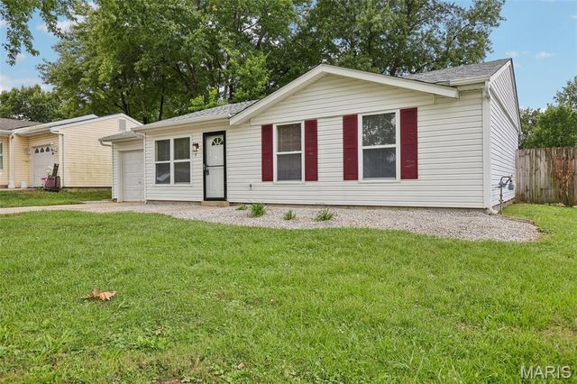 18 Lone Elk Lane, St Peters, MO 63376