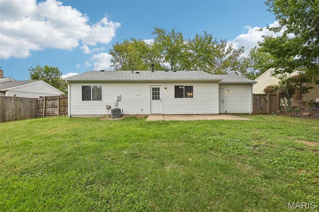 18 Lone Elk Lane, St Peters, MO 63376
