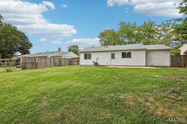 18 Lone Elk Lane, St Peters, MO 63376