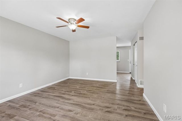 18 Lone Elk Lane, St Peters, MO 63376