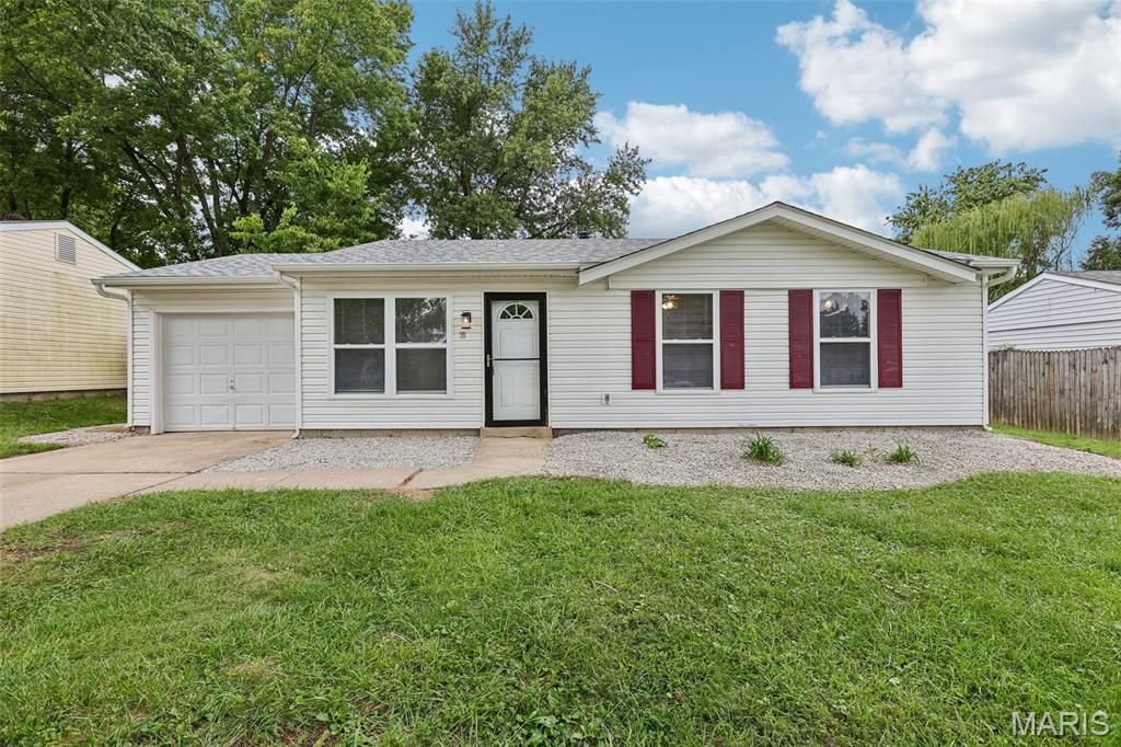 18 Lone Elk Lane, St Peters, MO 63376