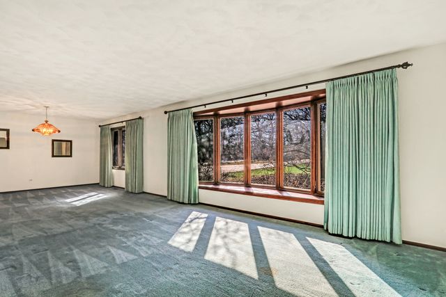 40335 N Mill Creek Road, Old Mill Creek, IL 60083