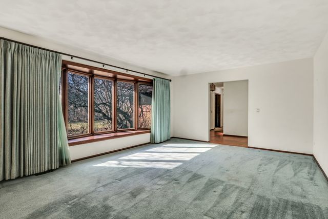 40335 N Mill Creek Road, Old Mill Creek, IL 60083