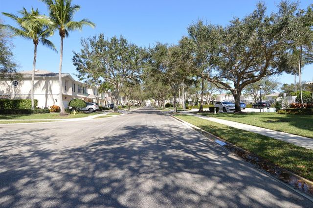 504 Capistrano Drive, Palm Beach Gardens, FL 33410