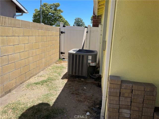 1079 S Clifpark Circle, Anaheim, CA 92805