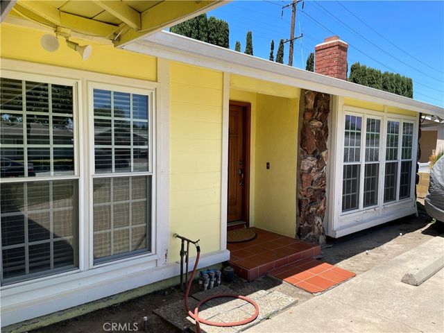1079 S Clifpark Circle, Anaheim, CA 92805