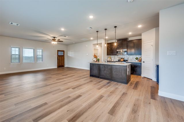 313 Sam Drive, Hillsboro, TX 76645