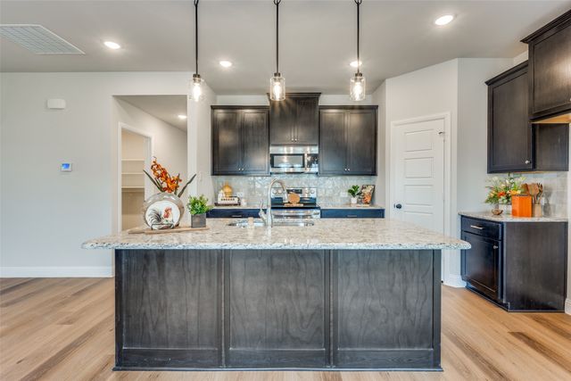 313 Sam Drive, Hillsboro, TX 76645