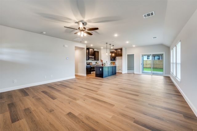 313 Sam Drive, Hillsboro, TX 76645