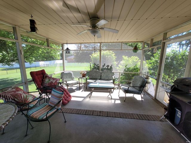 1116 Cherry Hills Drive, Mount Vernon, IN 47620