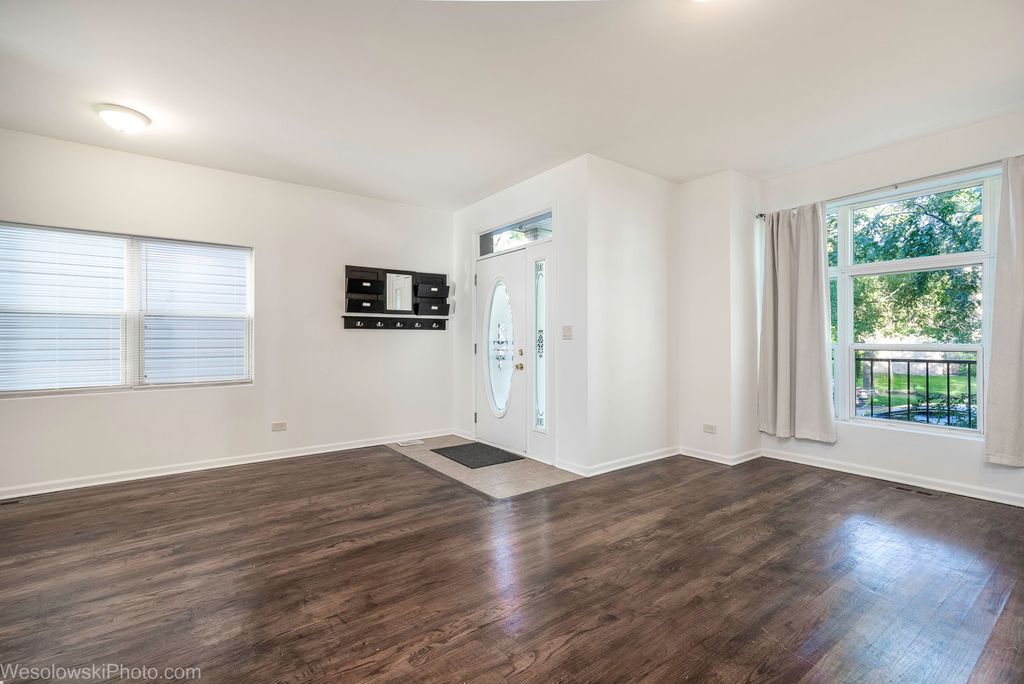 6732 S Dorchester Avenue, Chicago, IL 60637 — photo 2