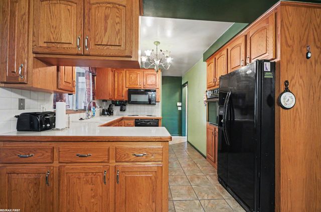 19063 Biscayne Avenue, Eastpointe, MI 48021