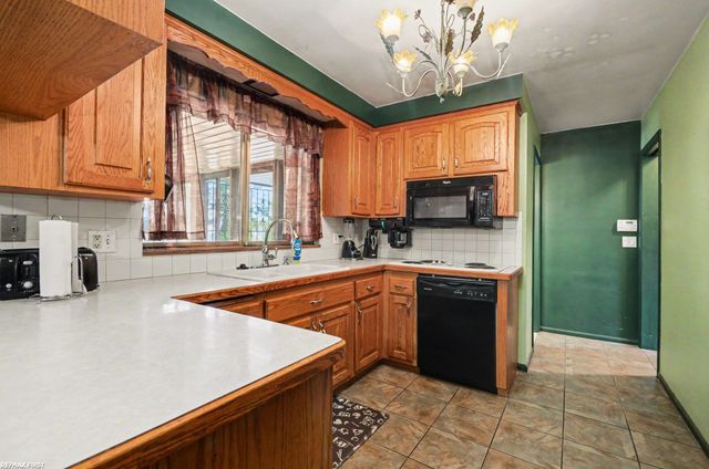 19063 Biscayne Avenue, Eastpointe, MI 48021