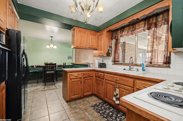 19063 Biscayne Avenue, Eastpointe, MI 48021