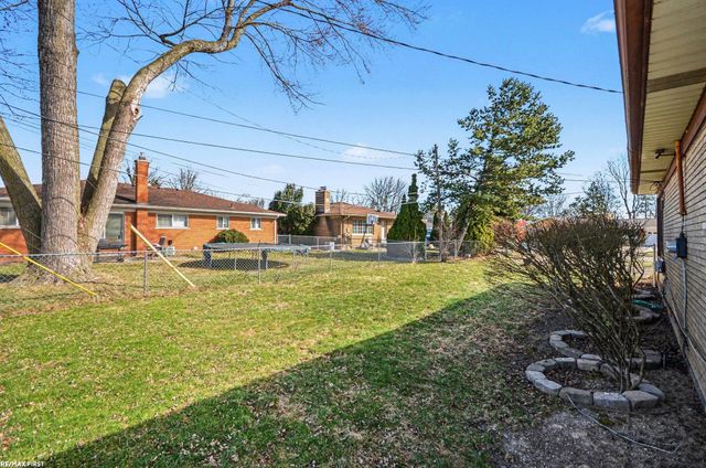 19063 Biscayne Avenue, Eastpointe, MI 48021