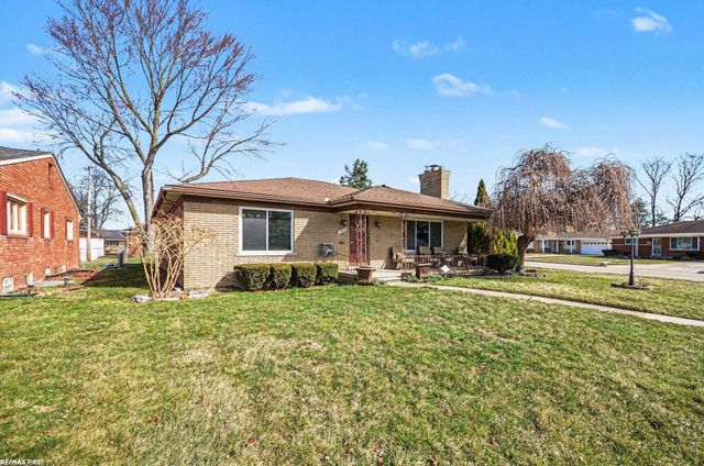 19063 Biscayne Avenue, Eastpointe, MI 48021