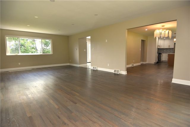 145 Mapledale Dr, Munhall, PA 15120