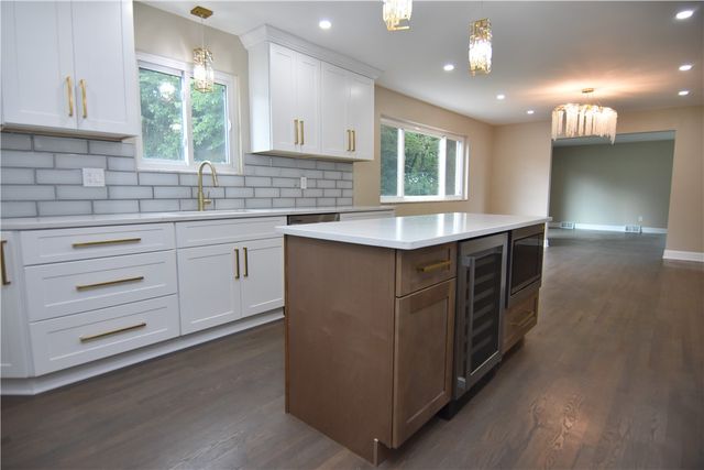 145 Mapledale Dr, Munhall, PA 15120