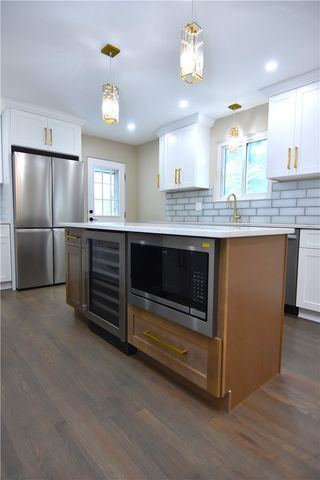145 Mapledale Dr, Munhall, PA 15120