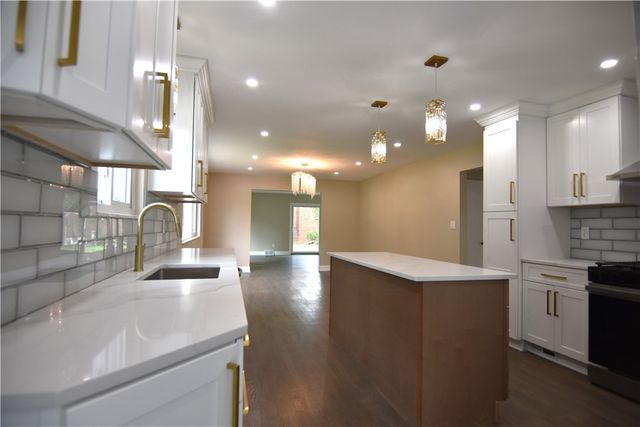145 Mapledale Dr, Munhall, PA 15120