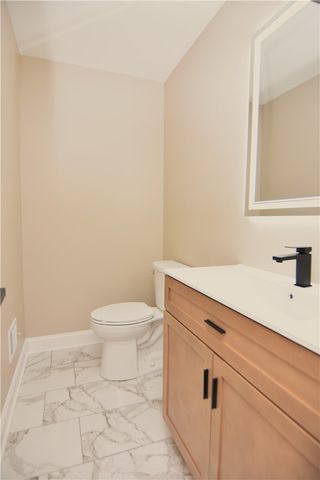 145 Mapledale Dr, Munhall, PA 15120