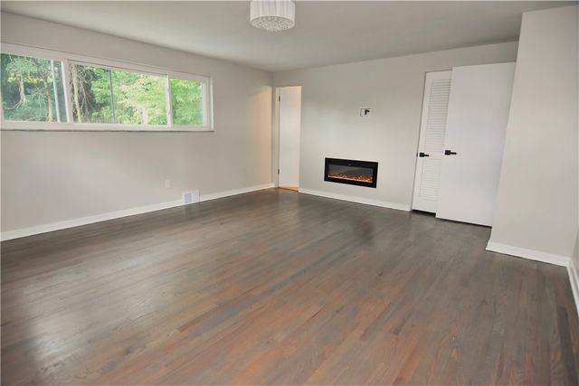 145 Mapledale Dr, Munhall, PA 15120