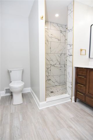 145 Mapledale Dr, Munhall, PA 15120