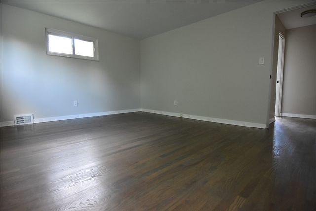 145 Mapledale Dr, Munhall, PA 15120