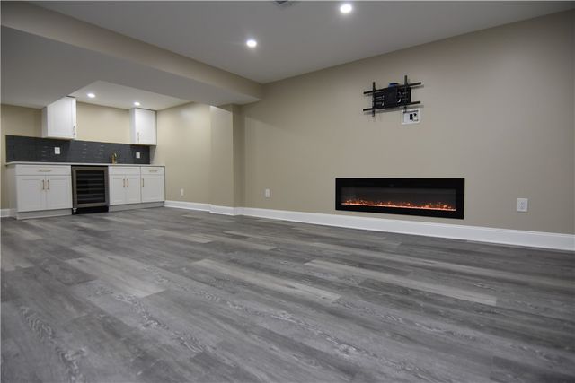 145 Mapledale Dr, Munhall, PA 15120