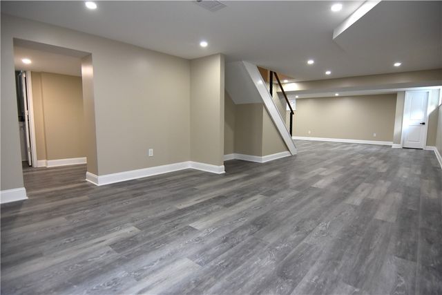 145 Mapledale Dr, Munhall, PA 15120