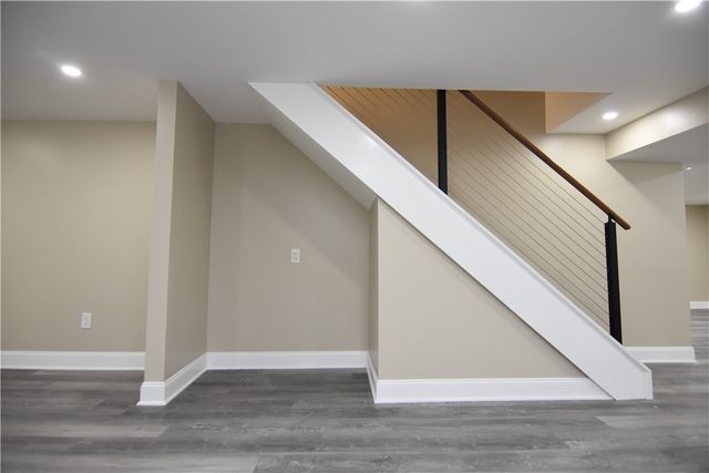 145 Mapledale Dr, Munhall, PA 15120