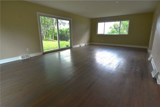 145 Mapledale Dr, Munhall, PA 15120