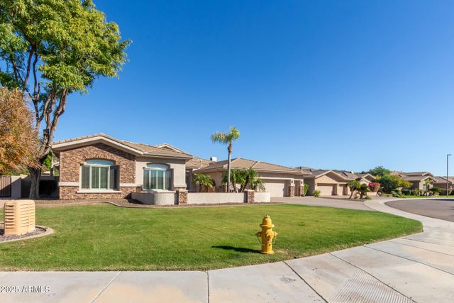 25817 N LAWLER Loop, Phoenix, AZ 85083