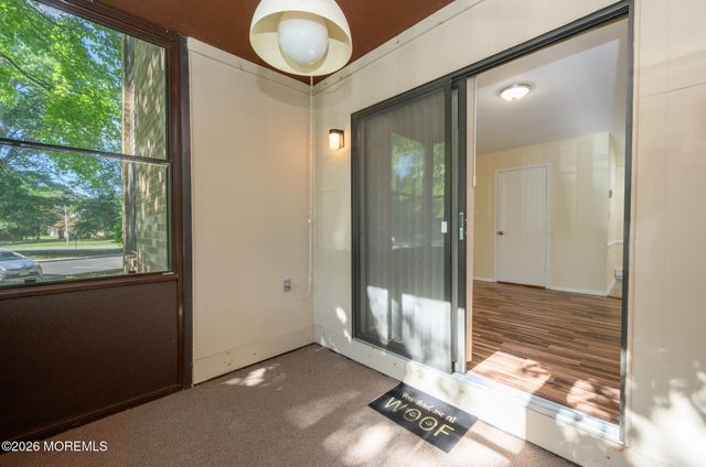 178 Amberly Drive A, Manalapan, NJ 07726