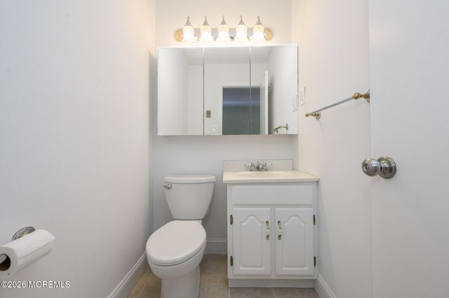 178 Amberly Drive A, Manalapan, NJ 07726