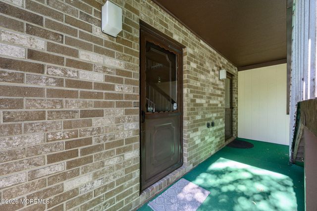 178 Amberly Drive A, Manalapan, NJ 07726