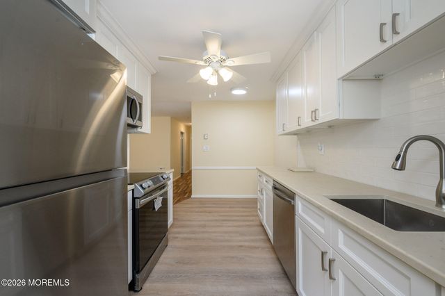 178 Amberly Drive A, Manalapan, NJ 07726