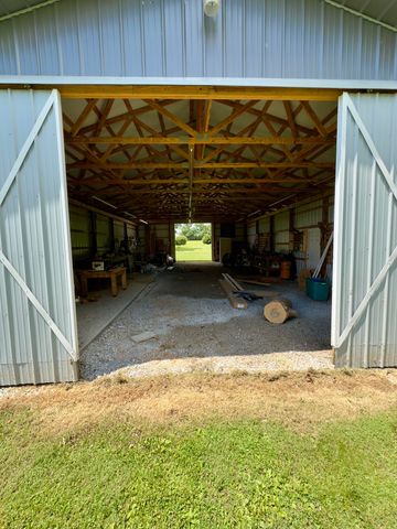 7120 N Hwy 127, Albany, KY 42602