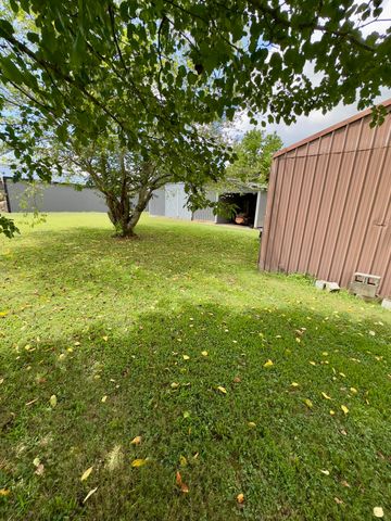 7120 N Hwy 127, Albany, KY 42602